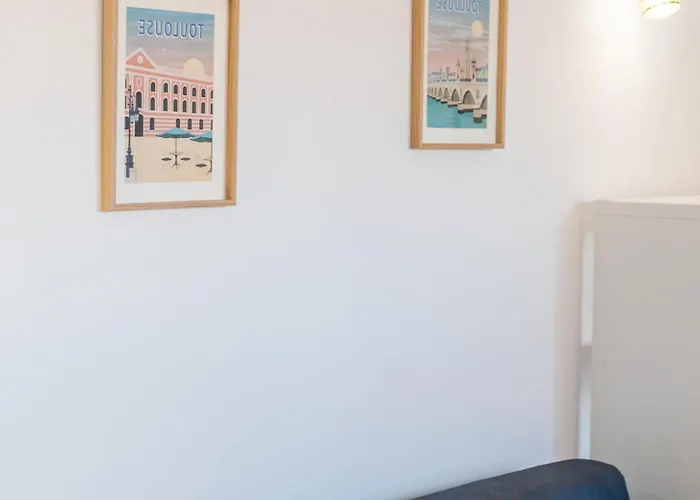 Les Minimes Lumiere 15 Min Train Station And Canal Du Midi تولوز